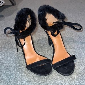 These are gorgeous black heels with cute little fur on the top